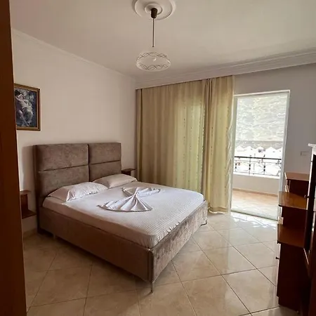 Cosy Apartment Sarande